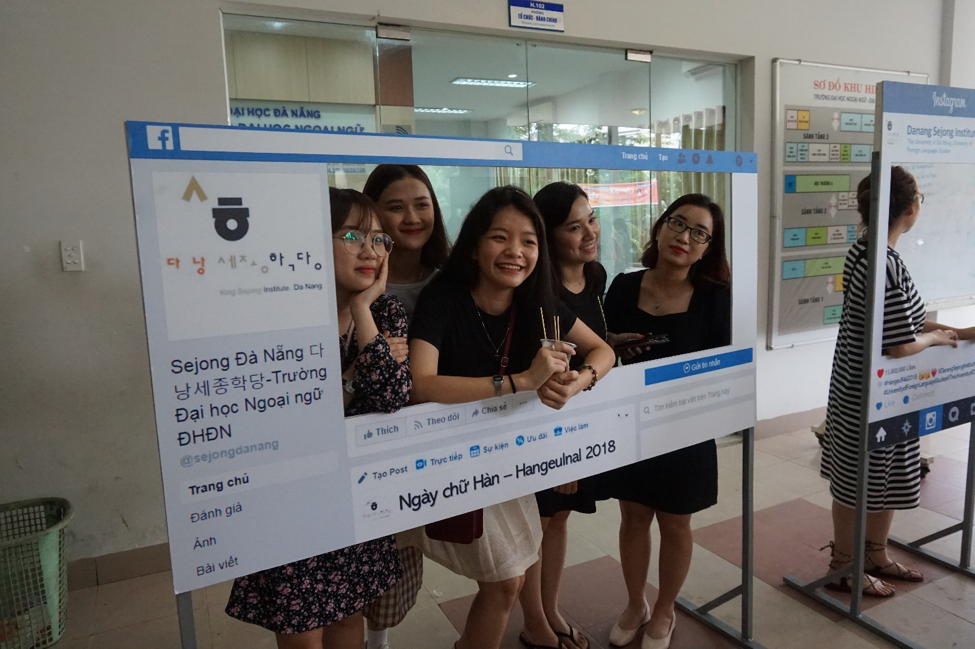 Ngôn ngữ Hàn đang làm “mê đắm” các bạn trẻ Việt.