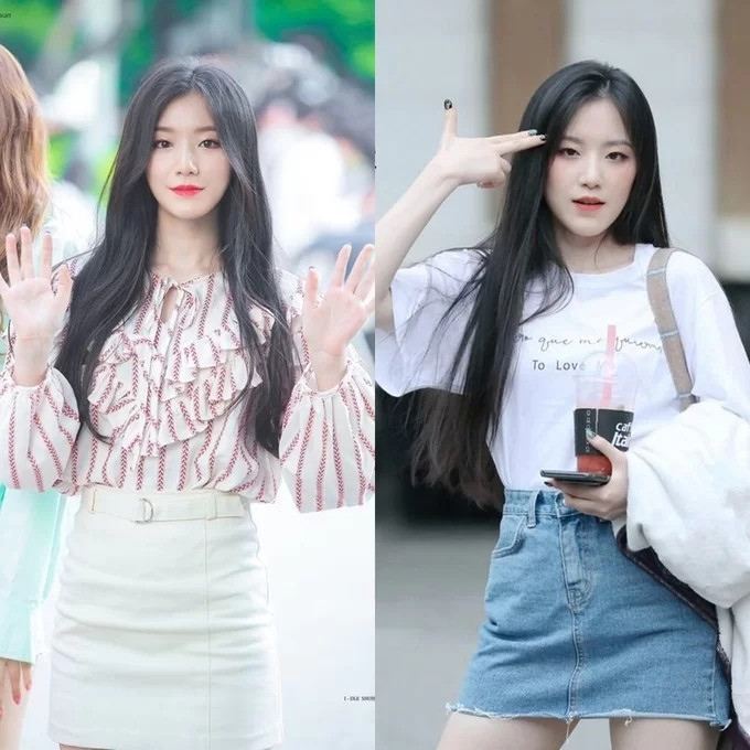 Sự kết hợp giữa áo thun/sơmi và chân váy tạo nên set đồ đơn giản nhưng giúp tôn lên nhan sắc thuần khiết của nữ idol.