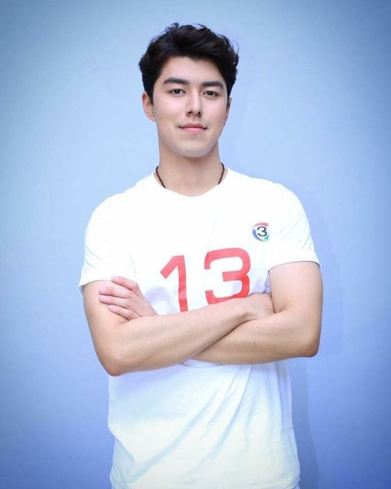 Cơ bắp này, bờ vai này đã đủ để bảo vệ các fan chưa nào?