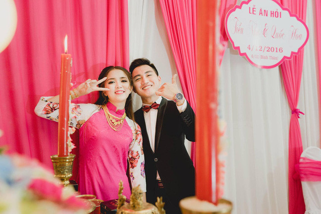 May mắn là ngày ăn hỏi, vợ chồng chị Như không thuê 2 vị nhiếp ảnh kia.