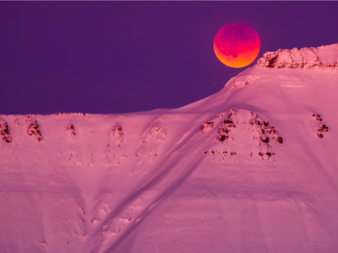 Đây cũng là một trong những địa điểm lý tưởng nhất trên thế giới để chiêm ngưỡng các hiện tượng thiên văn học, chẳng hạn như hiện tượng "siêu trăng xanh máu" vừa xảy ra hồi đầu năm 2018.