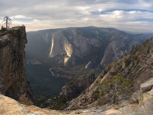 Vẻ đẹp hùng vỹ của vách đá Taft Point.