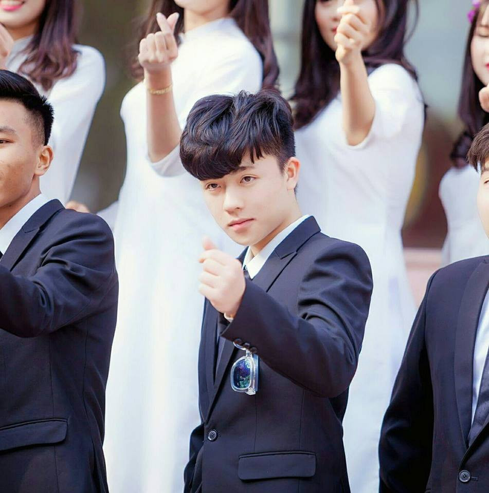 Chỉ một cái &quot;bắn tim&quot; mà khiến bao bạn nữ ngày đêm truy tìm info luôn đấy nhé!