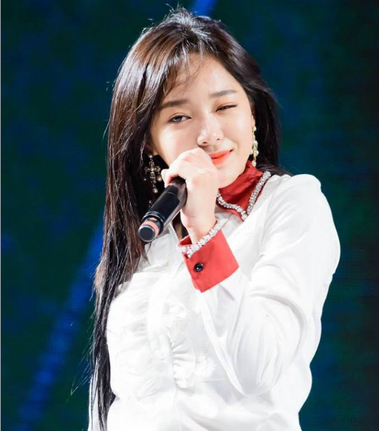 Se Jeong có tài năng thuộc top đầu và visual cũng đứng ở vị trí thứ 4 ở Produce 101. Sau khi I.O.I tan rã, cô nàng bận rộn với nhóm riêng và các hoạt động cá nhân. Nhiều ý kiến cho rằng Se Jeong sẽ thành công hơn khi đi solo hơn là phải ''gánh'' nhóm Gugudan như hiện tại.