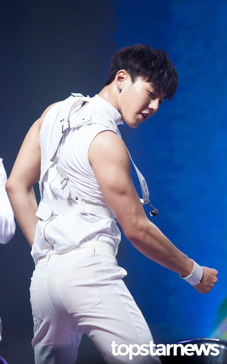 Sở hữu thân hình cơ bắp cuồn cuộn, ai ngờ Shownu (Monsta X) chỉ muốn giảm được cân ảnh 2 Sở hữu thân hình cơ bắp cuồn cuộn, ai ngờ Shownu (Monsta X) chỉ muốn giảm được cân ảnh 2