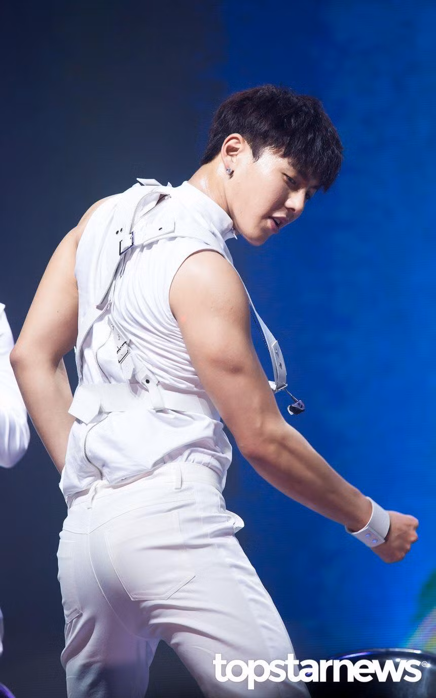 Sở hữu thân hình cơ bắp cuồn cuộn, ai ngờ Shownu (Monsta X) chỉ muốn giảm được cân ảnh 2