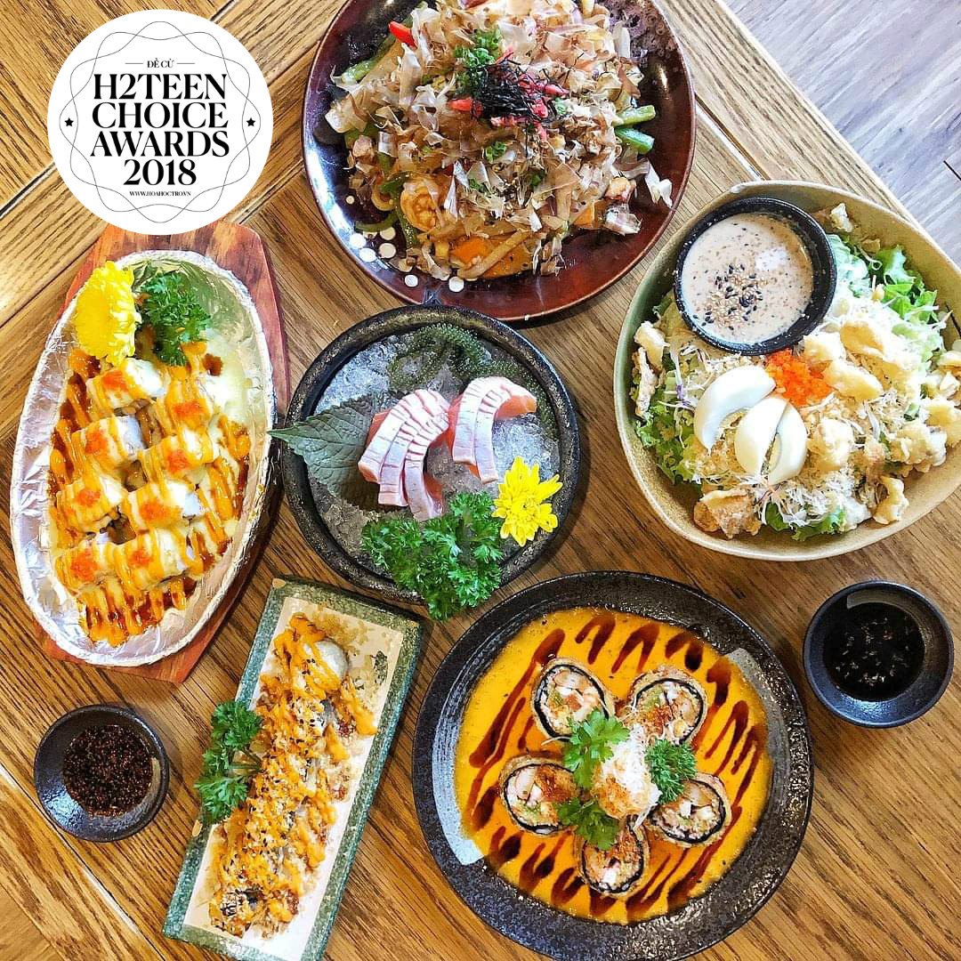 Với hơn 85K followers, luôn có một đội quân "Sập em" dễ thương "hóng" những review món ăn mỗi ngày từ "Sập cả" Hoàng Long luôn đó!