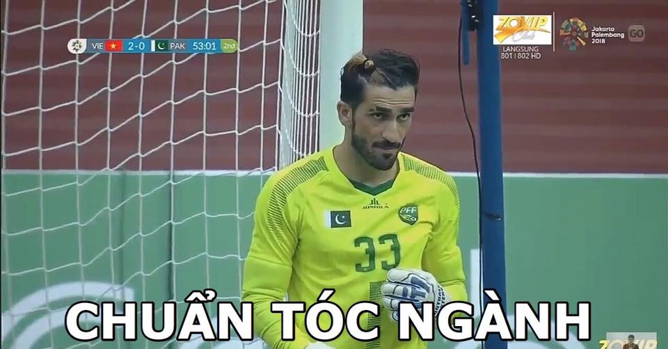 Anh thủ môn dịu dàng nước bạn, từ hành động đến kiểu tóc đều "không thể không yêu"! Anh thủ môn dịu dàng nước bạn, từ hành động đến kiểu tóc đều "không thể không yêu"!