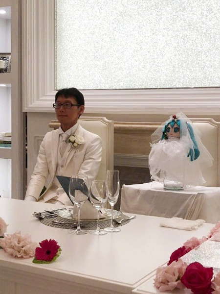 Hai "vợ chồng" trong lễ cưới.