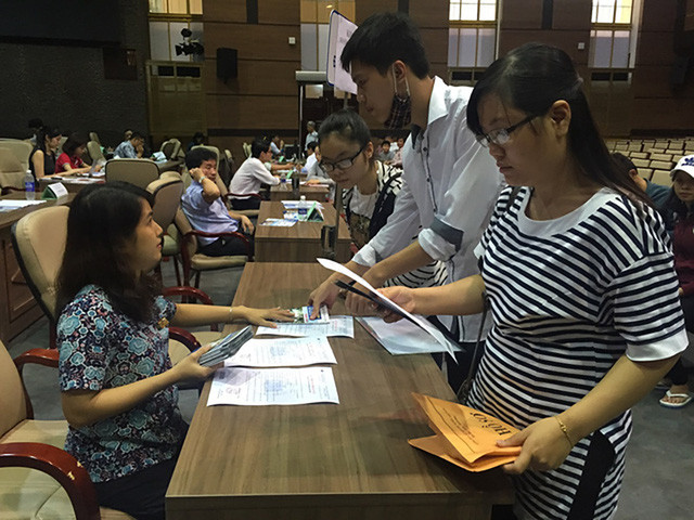 Thí sinh đăng ký xét tuyển vào trường ĐH Kinh tế TP.HCM những năm trước