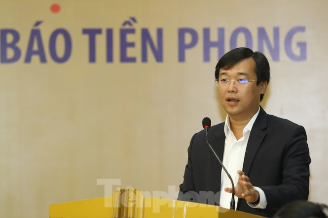Bí thư Thứ nhất T.Ư Đoàn Lê Quốc Phong phát biểu tại hội nghị. “Chúng tôi chỉ có một mong muốn là sau quyết định lịch sử ngày hôm nay, Tiền Phong tiếp tục phát triển trong đó có sự đóng góp hiệu quả, tích cực của một bộ phận mới là Sinh viên Việt Nam sau khi về Tiền Phong”, anh Phong nói. Ảnh: Như Ý.