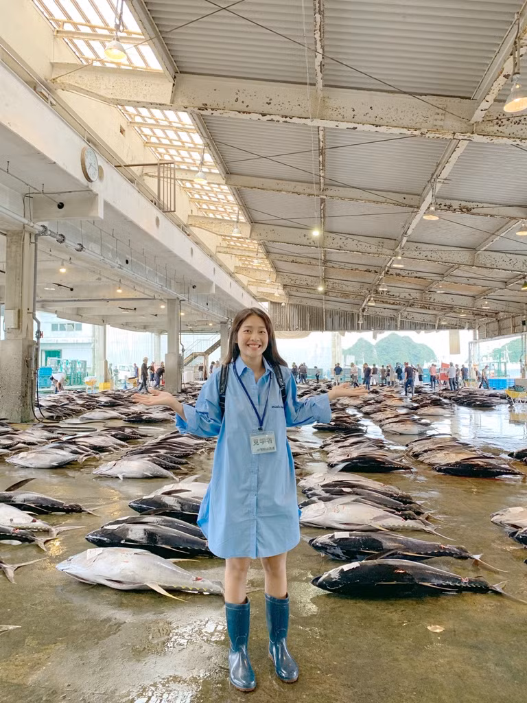 Khả Ngân thích thú khám phá những điều mới mẻ tại Wakayama.