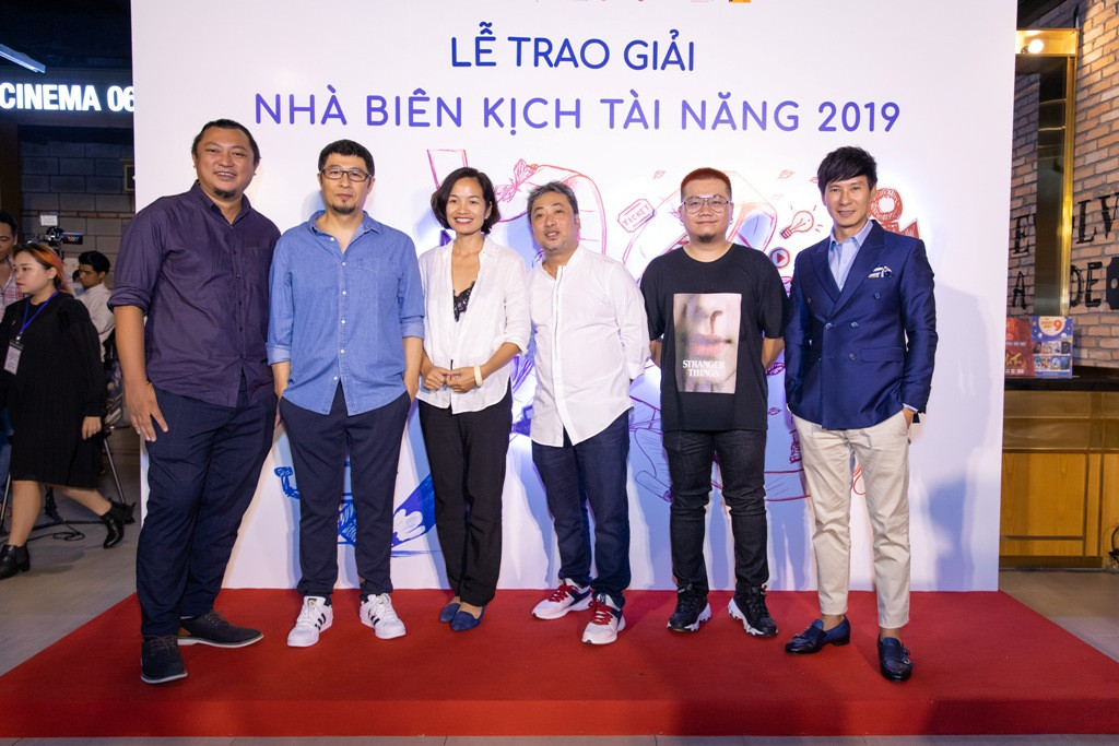 6 HLV trong cuộc thi. 6 HLV trong cuộc thi.