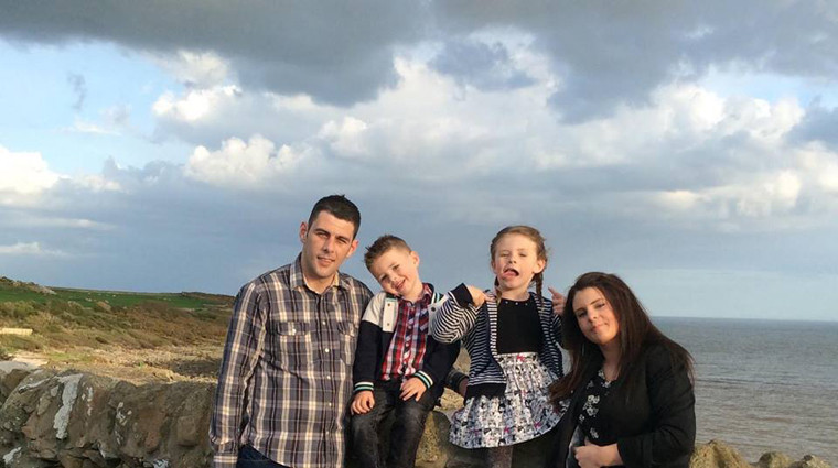 Gia đình Jase lúc còn đầy đủ 4 người.