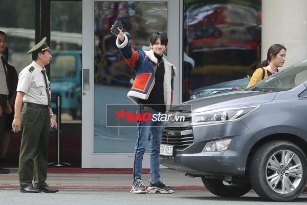 Lần đầu chứng kiến vẻ đẹp "vô thực" của "Hoàng tử lai" Kim Samuel tại Việt Nam ảnh 5