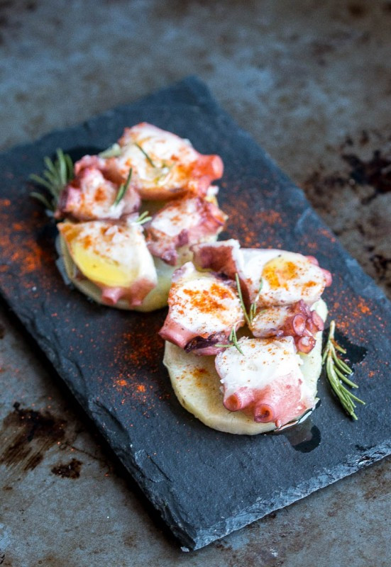 Là người thích ăn nhẹ nhàng nhỏ nhẹ thì đừng bỏ qua Tapas của Tây Ban Nha ảnh 5