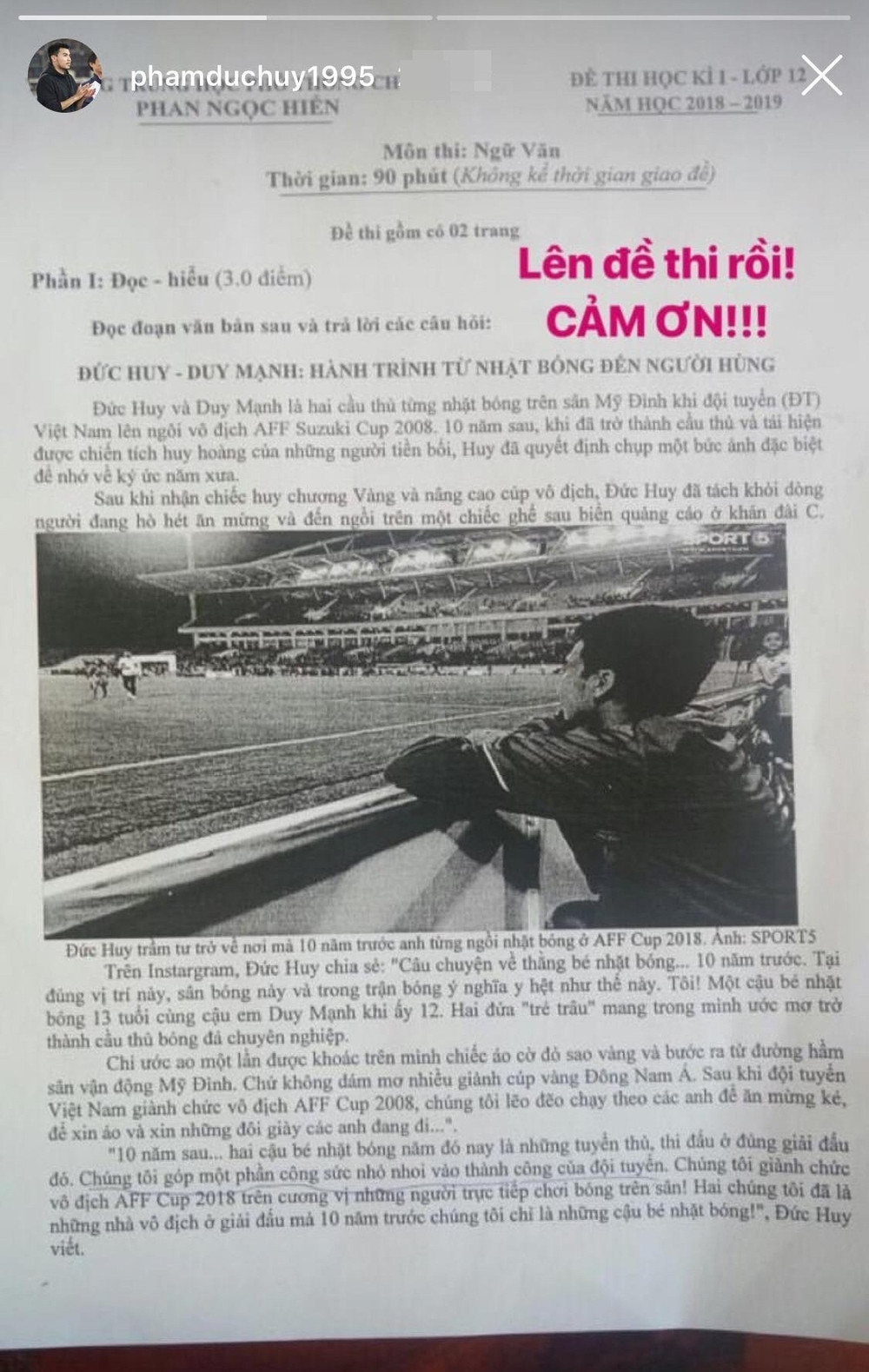 Hình ảnh Đức Huy ngồi tại vị trí nhặt bóng 10 năm trước trở thành hình ảnh truyền cảm hứng với giới trẻ.