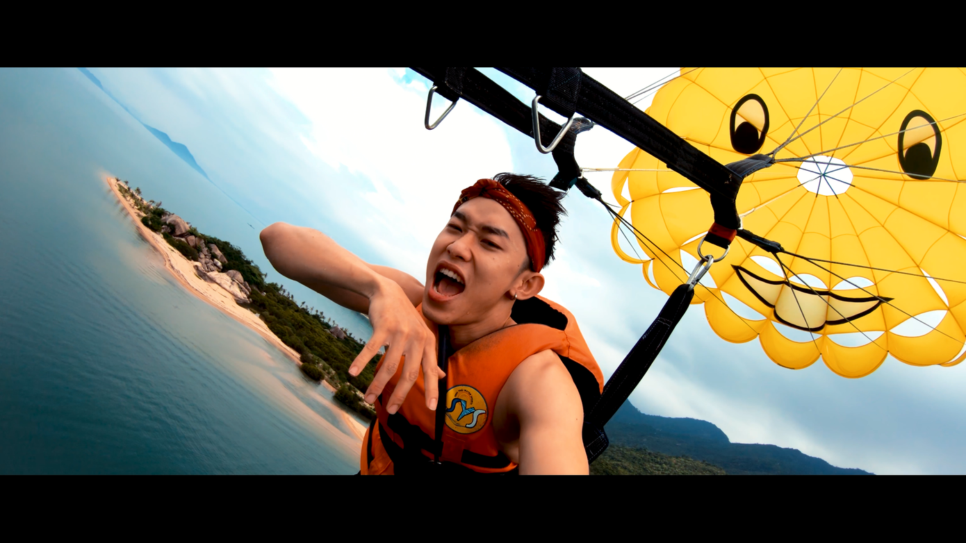 Sợ độ cao nhưng Tronie và Kay Trần vẫn mạo hiểm bay lượn trên không để quay MV mới ảnh 2 Sợ độ cao nhưng Tronie và Kay Trần vẫn mạo hiểm bay lượn trên không để quay MV mới ảnh 2