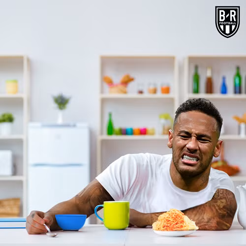 Vẫn như thường lệ, Neymar trong tư thế chuẩn bị 