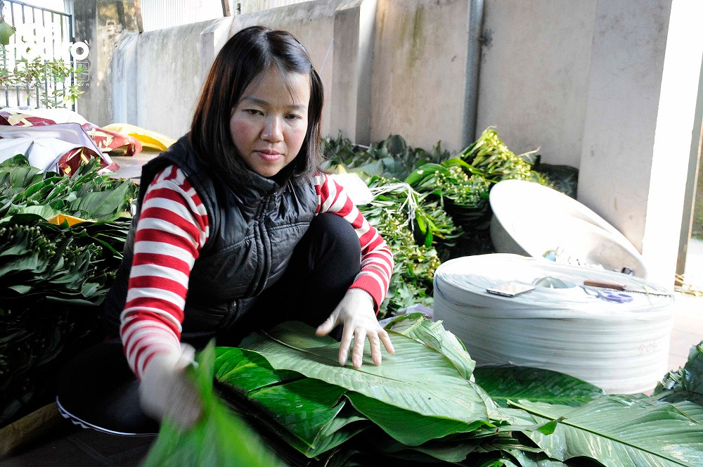 Các công đoạn làm bánh của làng Tranh Khúc ngày càng tinh tế.