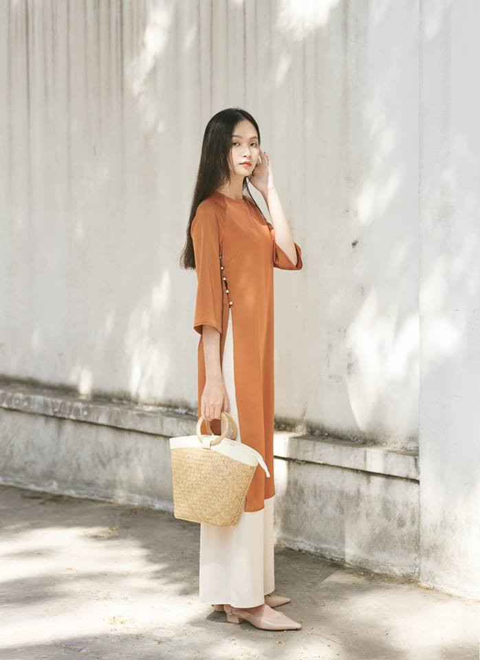 Gam màu cam đất tạo sự hoài cổ nhẹ nhàng, phù hợp với mọi nước da của bạn gái. (Ảnh: Nosbyn)