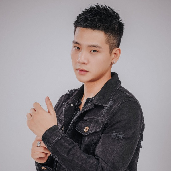 Quân A.P được biết tới với danh xưng hot boy cover. Gần đây anh đã ra mắt ca khúc Ai là người thương em và tạo được hiệu ứng tốt.