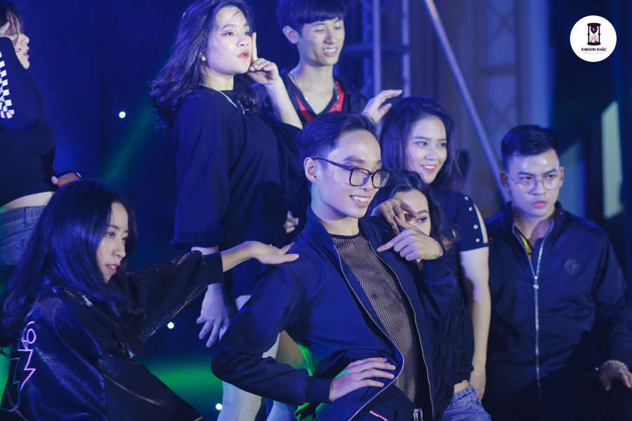 Những tiết mục nhảy sôi động trong đêm gala đầy cảm xúc.