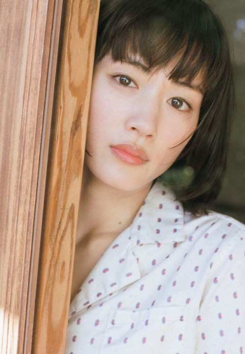 Và quả thật, khi trưởng thành, Ayase Haruka đã thực sự trở thành đại mỹ nhân với nét đẹp vừa ngọt ngào vừa quyến rũ.