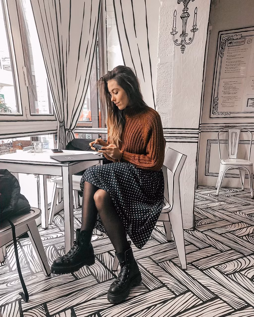Ảnh: Rellarubint, taramilktea.