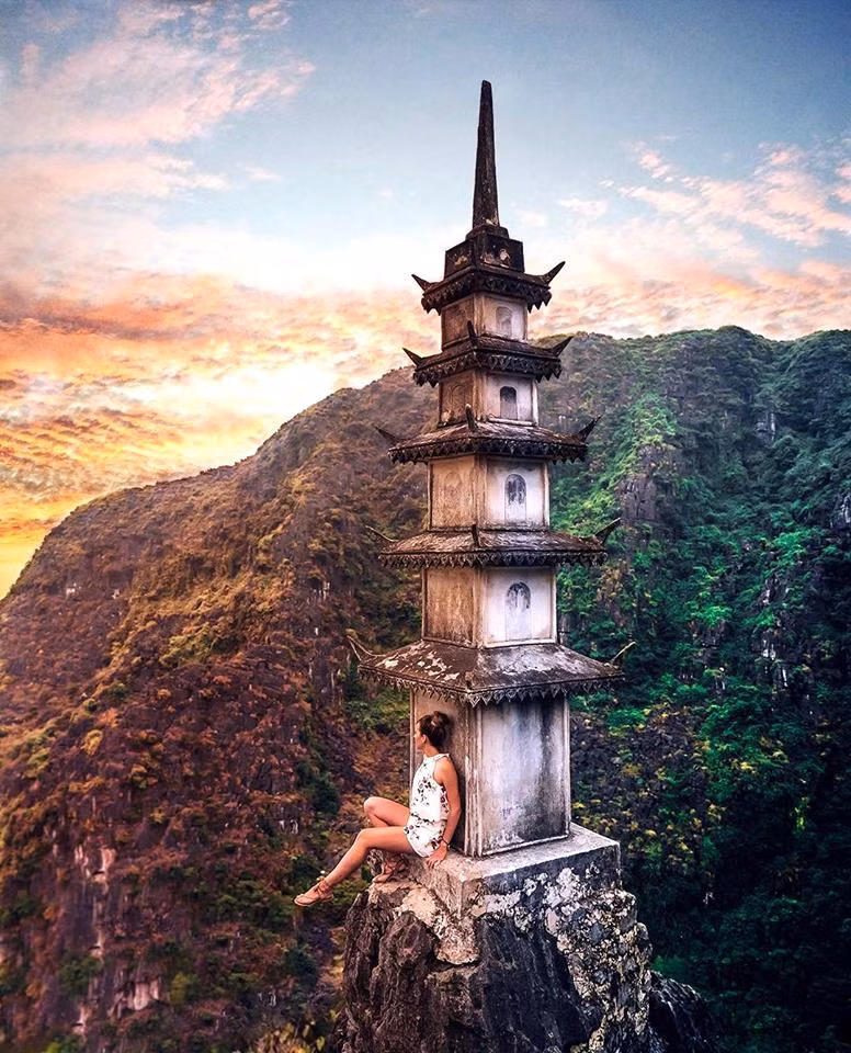 Đỉnh tháp check-in nổi tiếng ở Hang Múa.