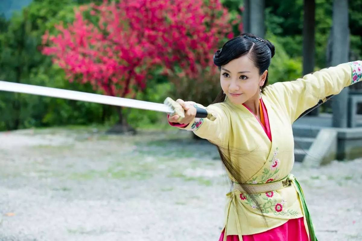 Dương Dung trong vai Nhạc Linh San của 