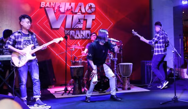 Ban nhạc Việt mùa 2 sẽ được phát sóng vào 21h15 Chủ Nhật các tuần liên tiếp, bắt đầu từ ngày 30/12/2018 trên VTV3.