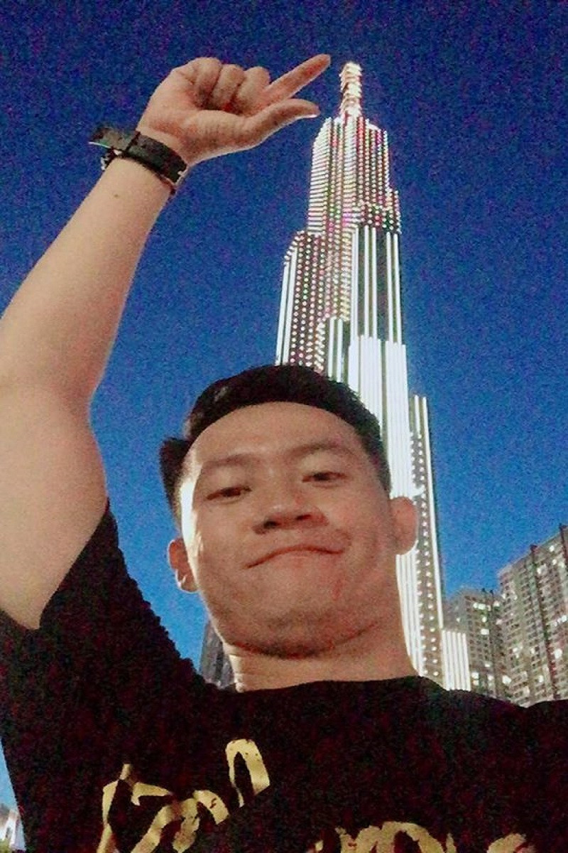 Không chỉ có các bạn nữ mới đến đây check-in, các bạn nam cũng không chịu thua đâu nhé! (Ảnh: Facebook Duy Tân)