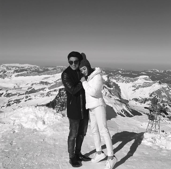 Nam ca sĩ đăng tải bức ảnh chụp chung của hai vợ chồng cùng những lời nhắn nhủ ngọt ngào tới người vợ xấu số.