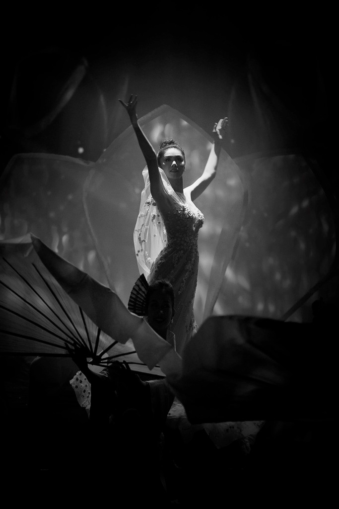 Mỹ Tâm lần đầu đem ca khúc mới "Khi ta yêu" biểu diễn live trên sân khấu ảnh 12