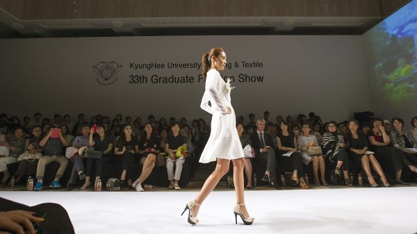 Show thời trang xịn xò của các sinh viên ngành Thiết kế thời trang.