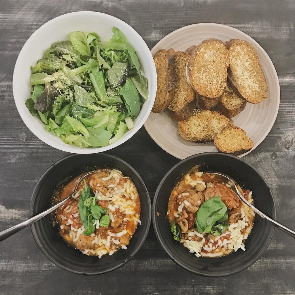 Bữa nào cũng nhiều rau xanh và khá healthy