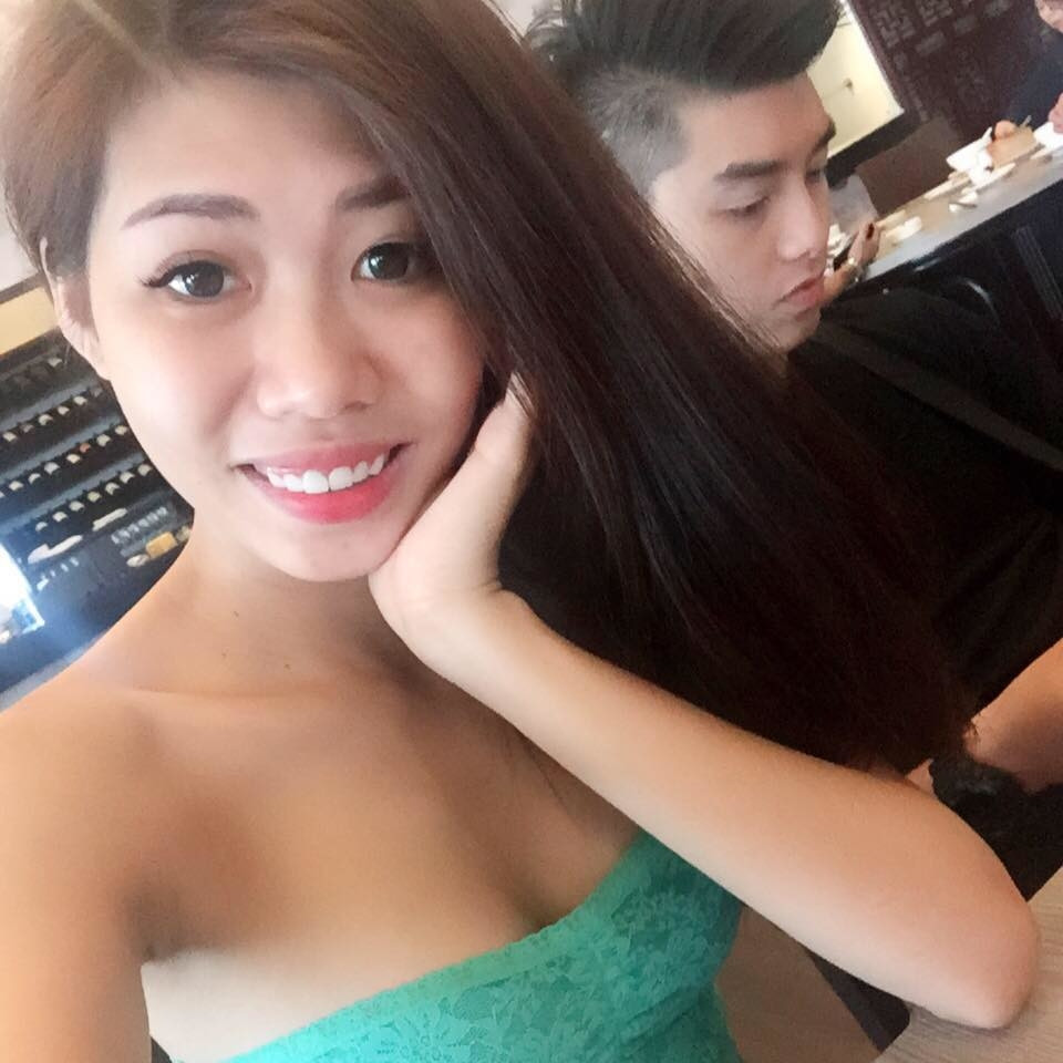 Con trai chính là "trái ngọt" cho tình yêu của anh và bạn gái xinh đẹp.