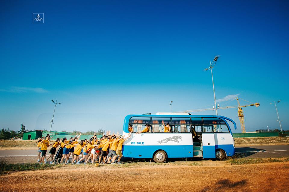 Hò dô ta nào, kéo xe ta vượt qua đường...