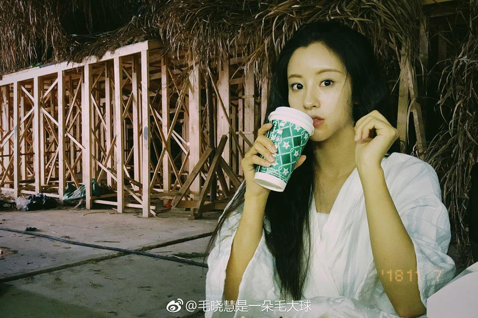 Cô nàng cũng rất xinh đẹp mà! Cô nàng cũng rất xinh đẹp mà!