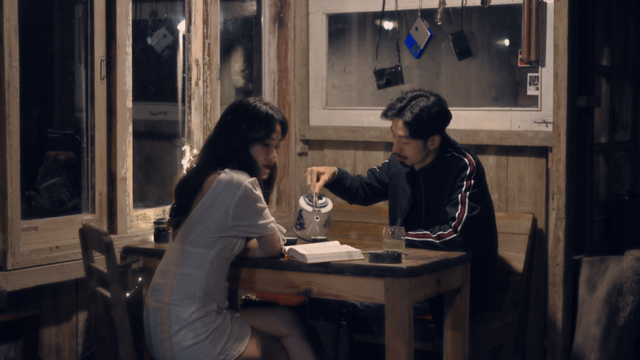 MV được quay cực kỳ đơn giản và ngẫu hứng trong một dịp Đen cùng nhóm bạn đến Đà Lạt.