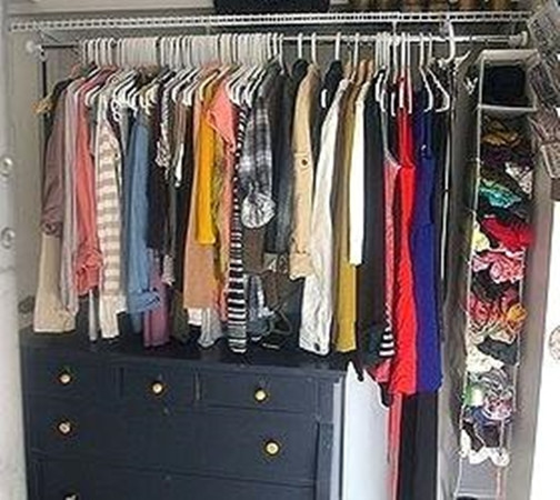 Giữ tất cả quần áo và chẳng bao giờ sắp xếp lại chính là điều mà nhiều bạn teen vẫn chấp nhận.