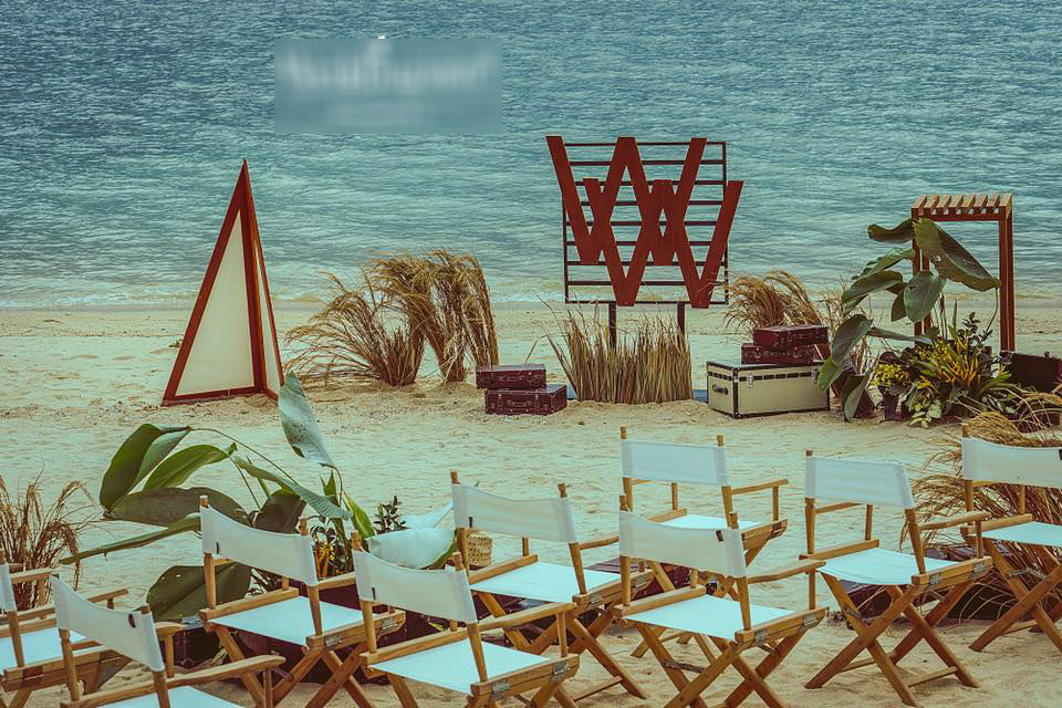 Hình ảnh Wei và Wang (họ của Edison và Ardon) lồng ghép thành hai chữ W đơn giản nhưng hạnh phúc.