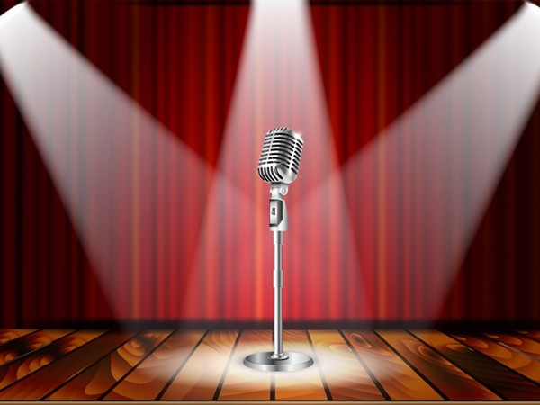 Cứ chuẩn bị đứng lên thể hiện là tôi run rẩy và toát mồ hôi.