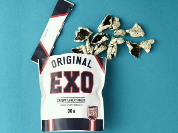 Dở khóc dở cười với những món đồ thần tượng K-Pop gắn mác “hàng công ty” ảnh 3