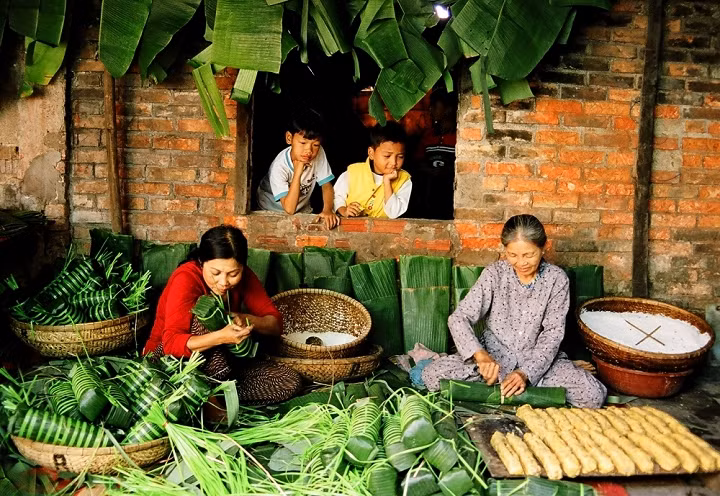 Đừng chê Tết ngày càng nhạt, vì bạn chưa trao tặng yêu thương ấm áp đó thôi ảnh 1