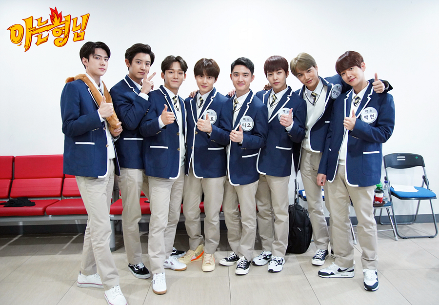 EXO trong chương trình Knowing Brother.