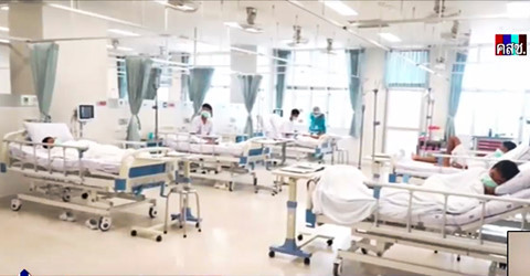 Nhóm 8 em được cứu trong những đợt đầu. Ảnh: LAM YÊN.