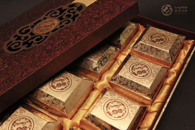 Phong cách cung đình là hình ảnh truyền thống trong bánh trung thu của Long Đình