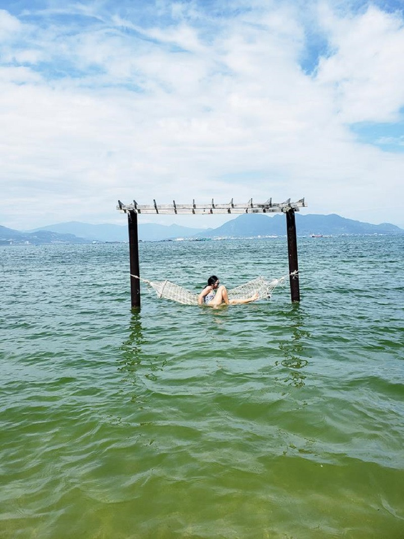 Muốn có ảnh dìm không khó, chỉ cần nhờ bạn trai chụp thôi.